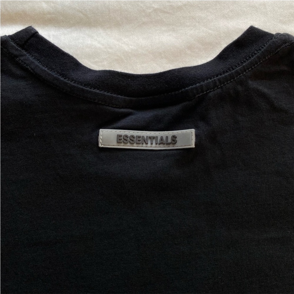 Essentials - Picture 4 of 7
